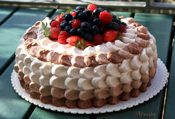 http://ilpandizenzero.it/sito/wp-content/uploads/2013/03/Petal-Fruits-Cake.jpg